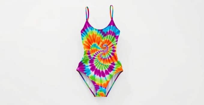 How to Tie Dye a Swimsuit: Easy DIY Guide